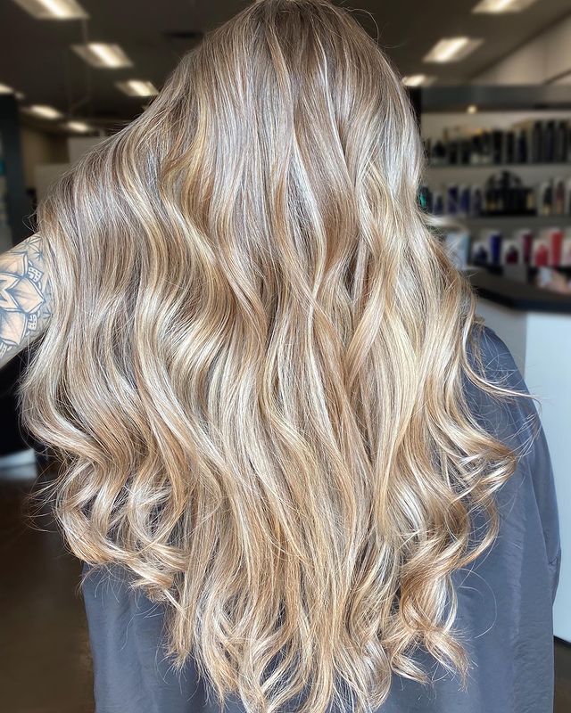 cabelo loiro com luzes