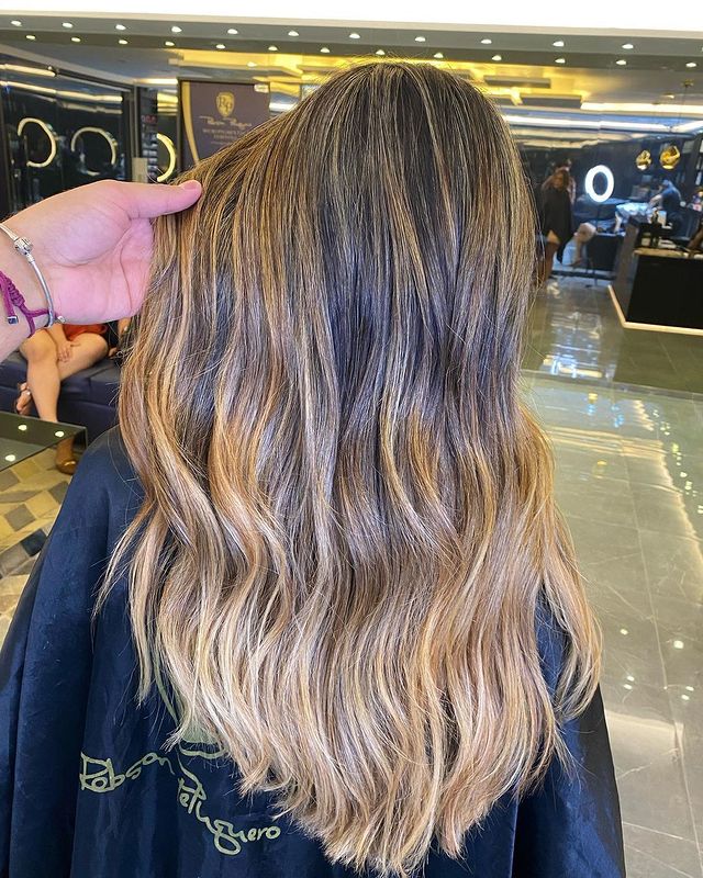 cabelo loiro com luzes