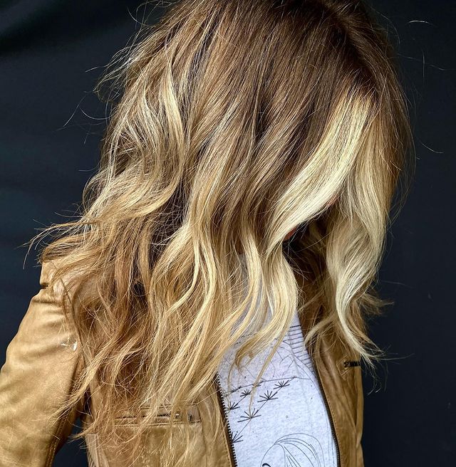 cabelo loiro com luzes