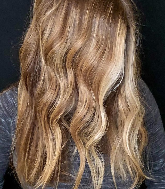 cabelo loiro com luzes