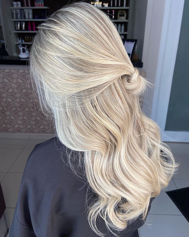 cabelo loiro com luzes