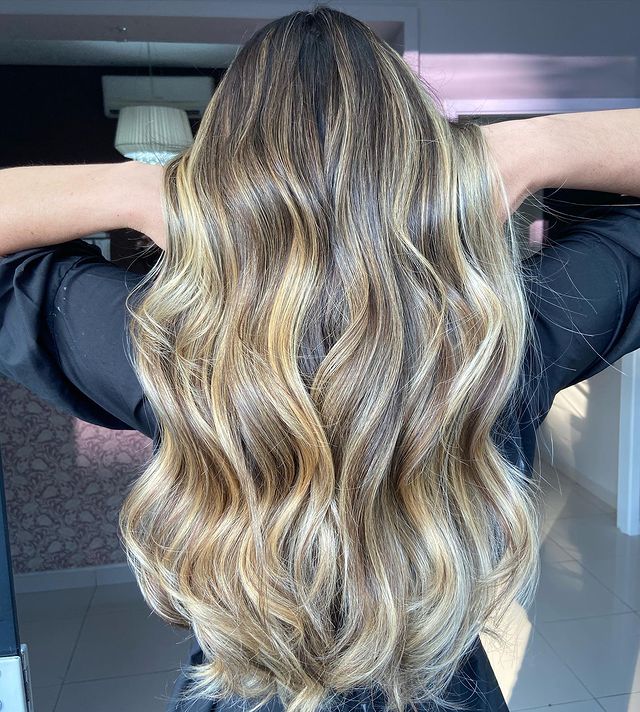 cabelo loiro com luzes