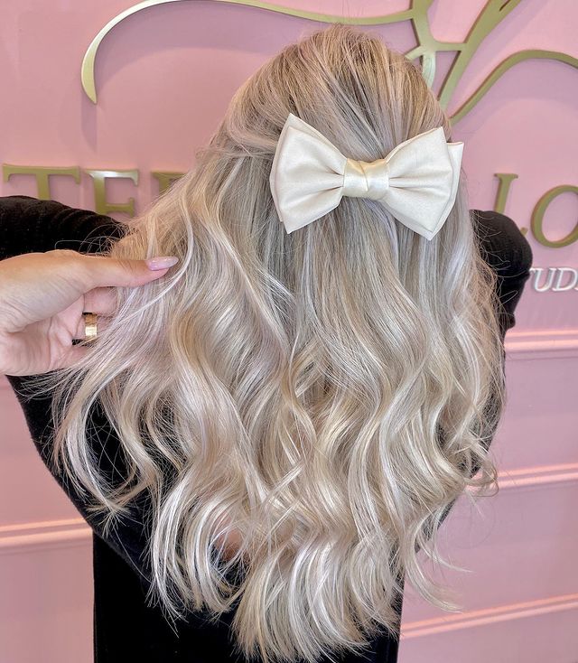 cabelo loiro com luzes