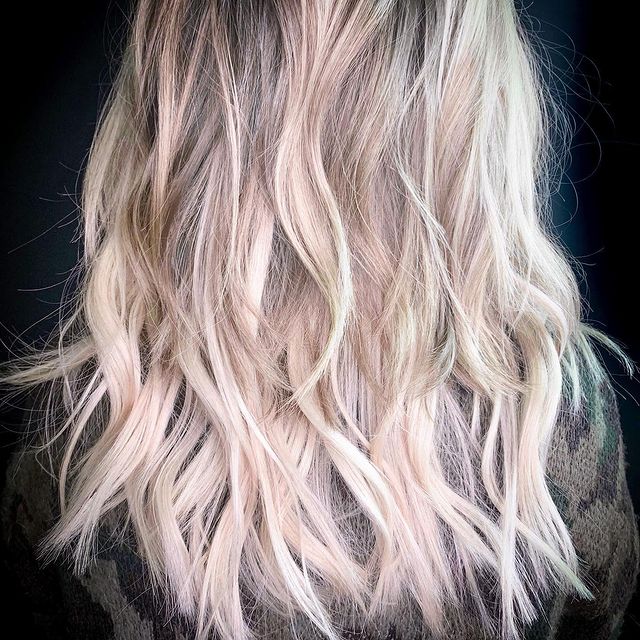 cabelo loiro com luzes