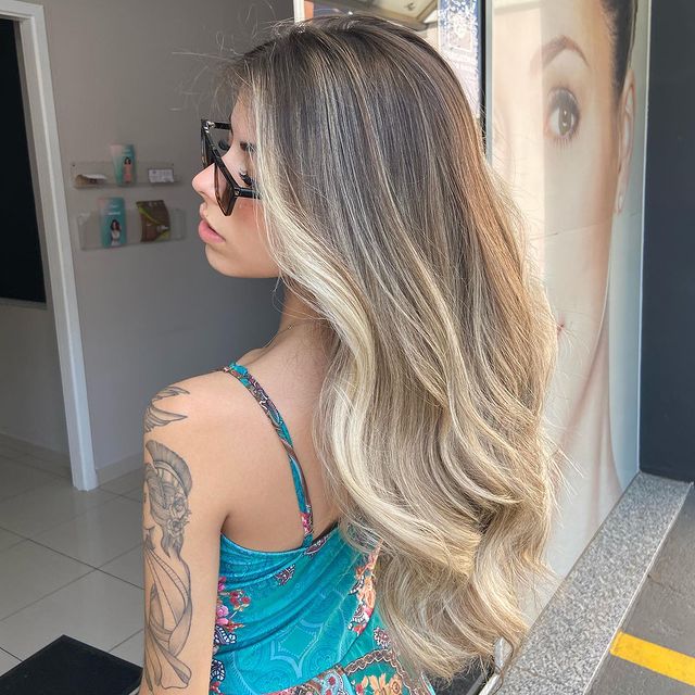 cabelo loiro com luzes