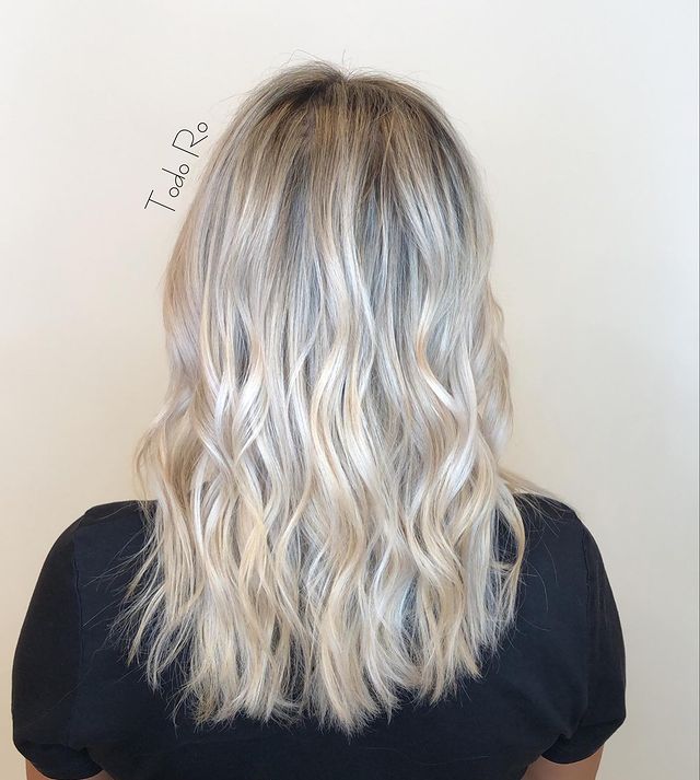 cabelo loiro com luzes